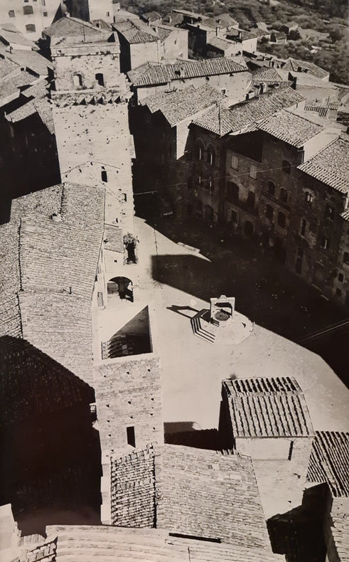 DIETRICH (Luc). | Italie. Très belle réunion de 45 photographies (Florence, Sienne, San Giminiano, Rome), 1934.